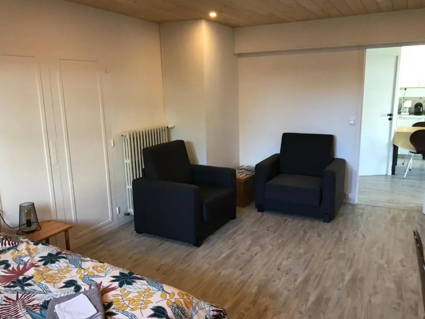 T2 rdc calme, idéalement placé, parking & jardin