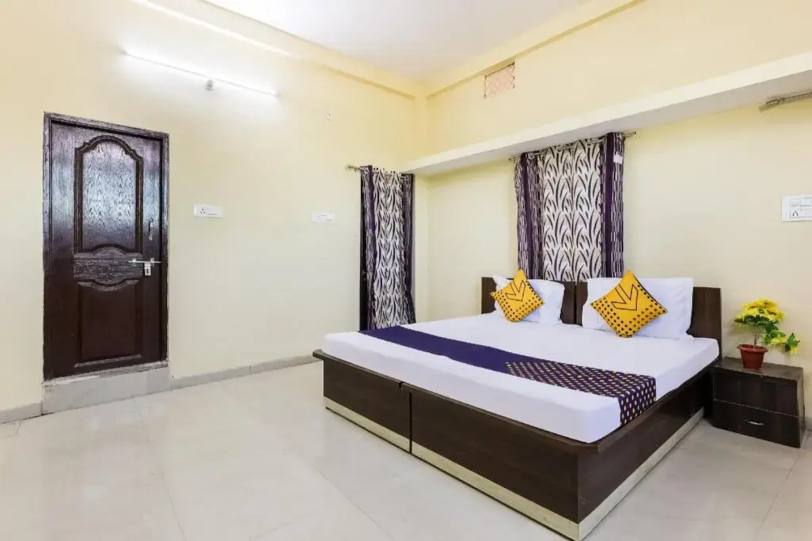 Hotel Narmada Palace by OYO Rooms
