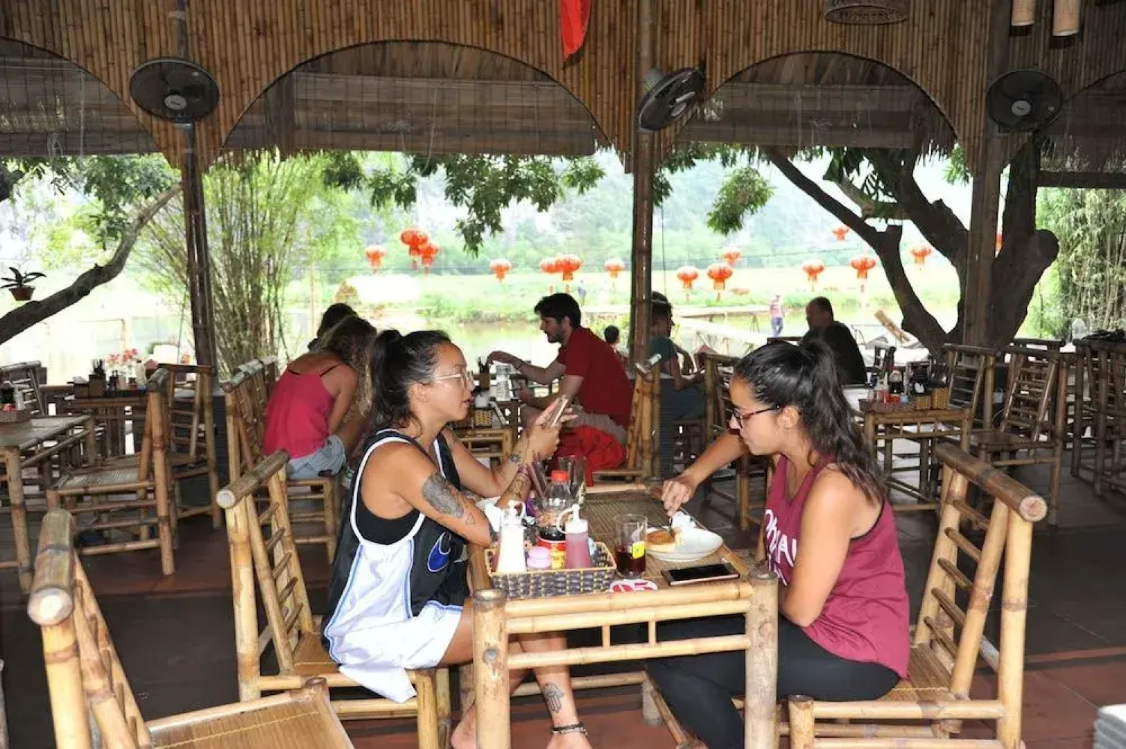 Quoc Khanh Bamboo Homestay - Hostel