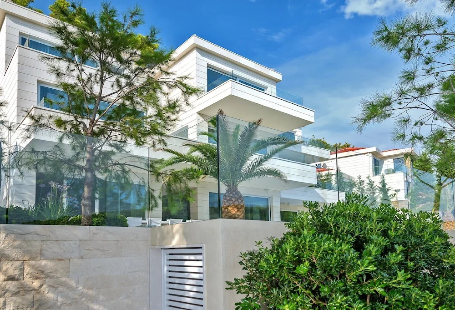 Beachfront Villa Seven Sins with Pool