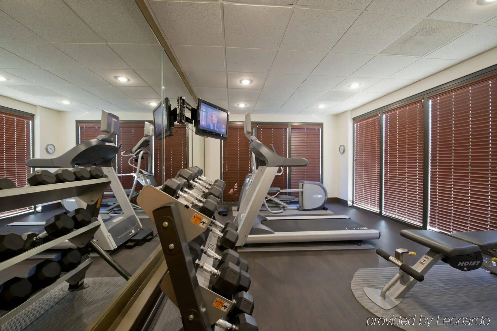 Russell Inn & Suites