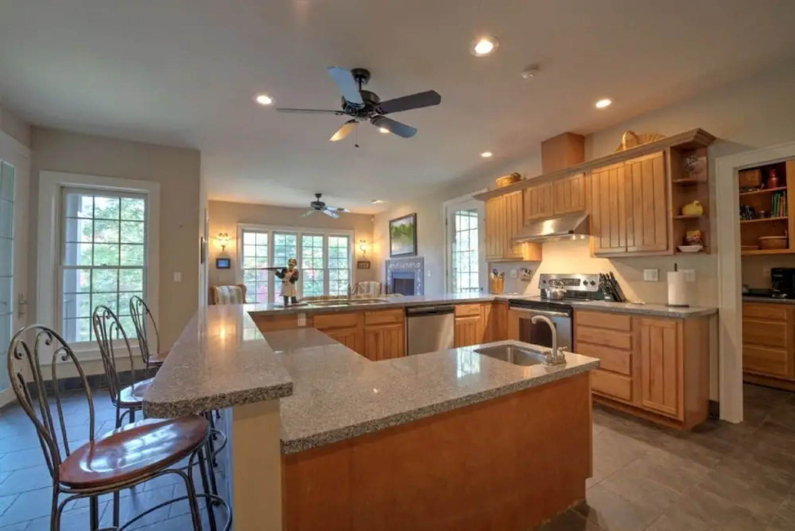 Lake Serenity - 6 Br Home