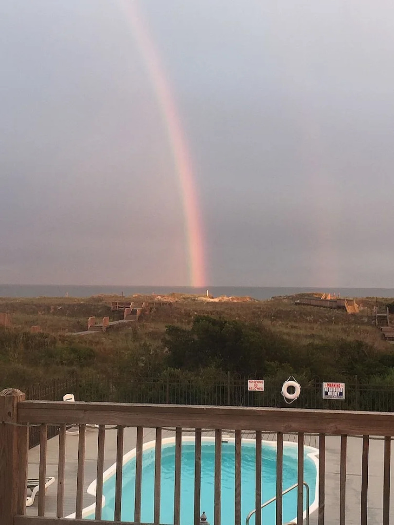 Serenity's Star 4 Bedroom Home by RedAwning