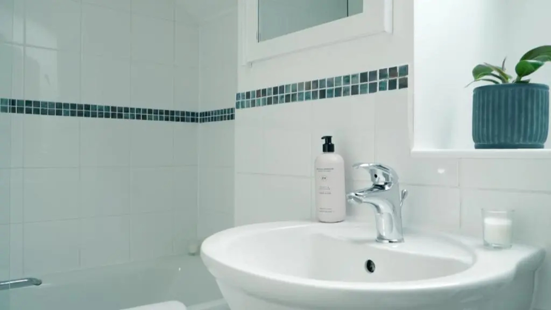 Blue Apartment, 2 Bedroom with Balcony, Netflix