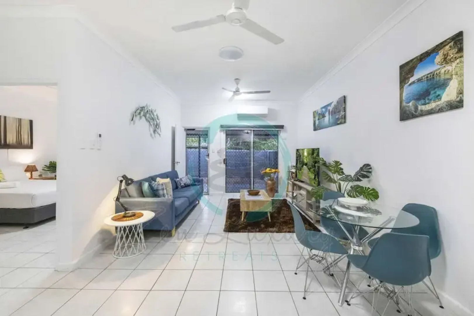 City Living Modern Outdoordining Private Yard