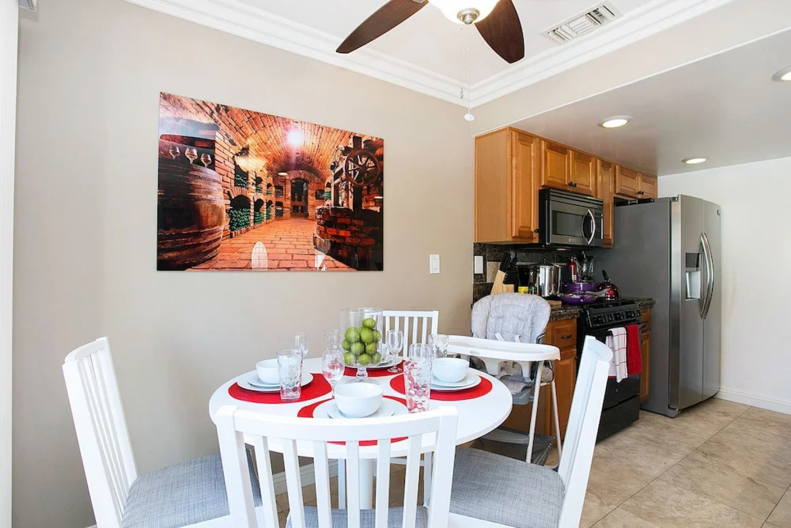 Costa Mesa/Newport - Fast WiFI - Work Stations - Free Parking - Self Check In! (CM-1)