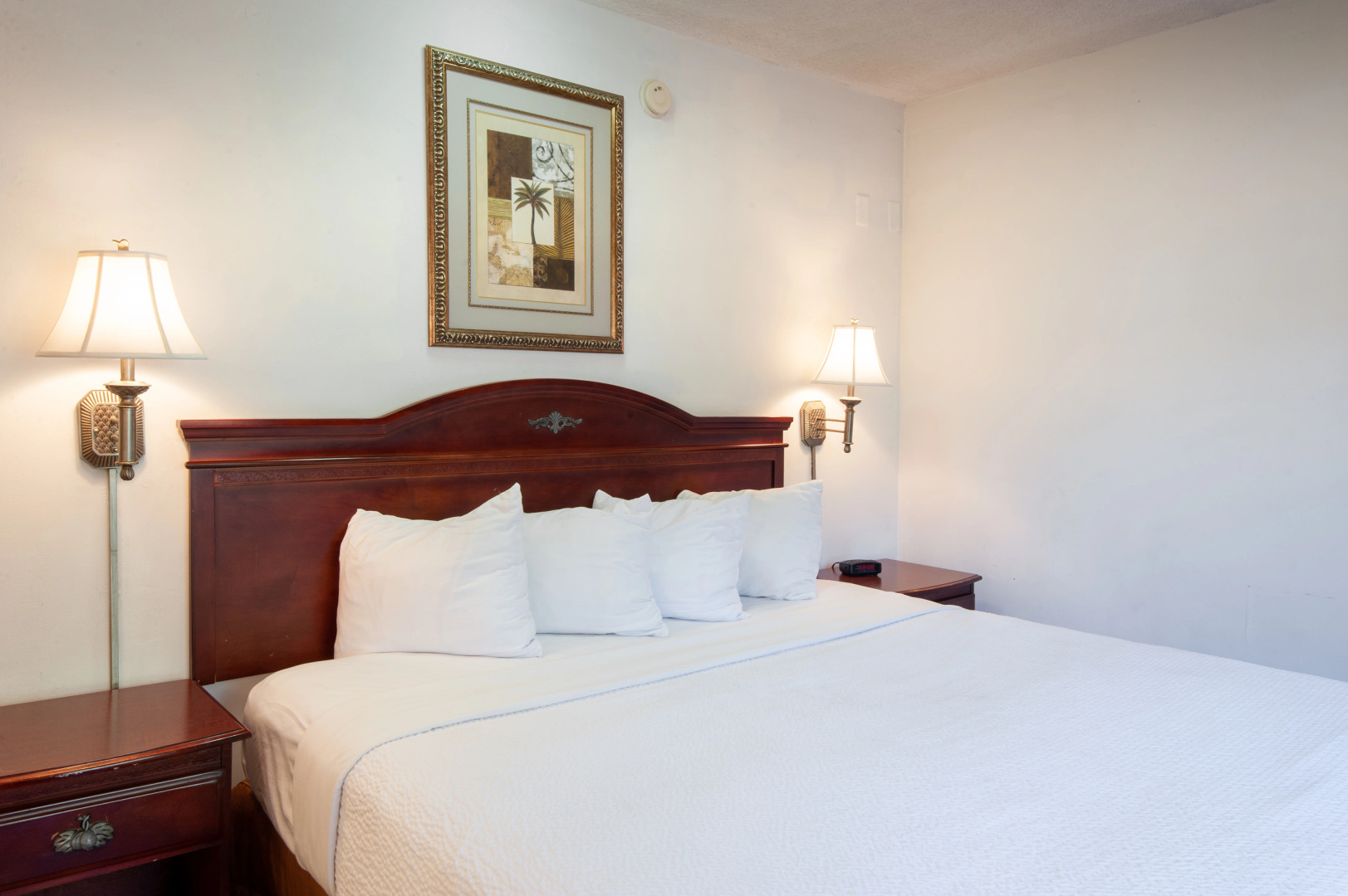 Studio City Court Yard Hotel