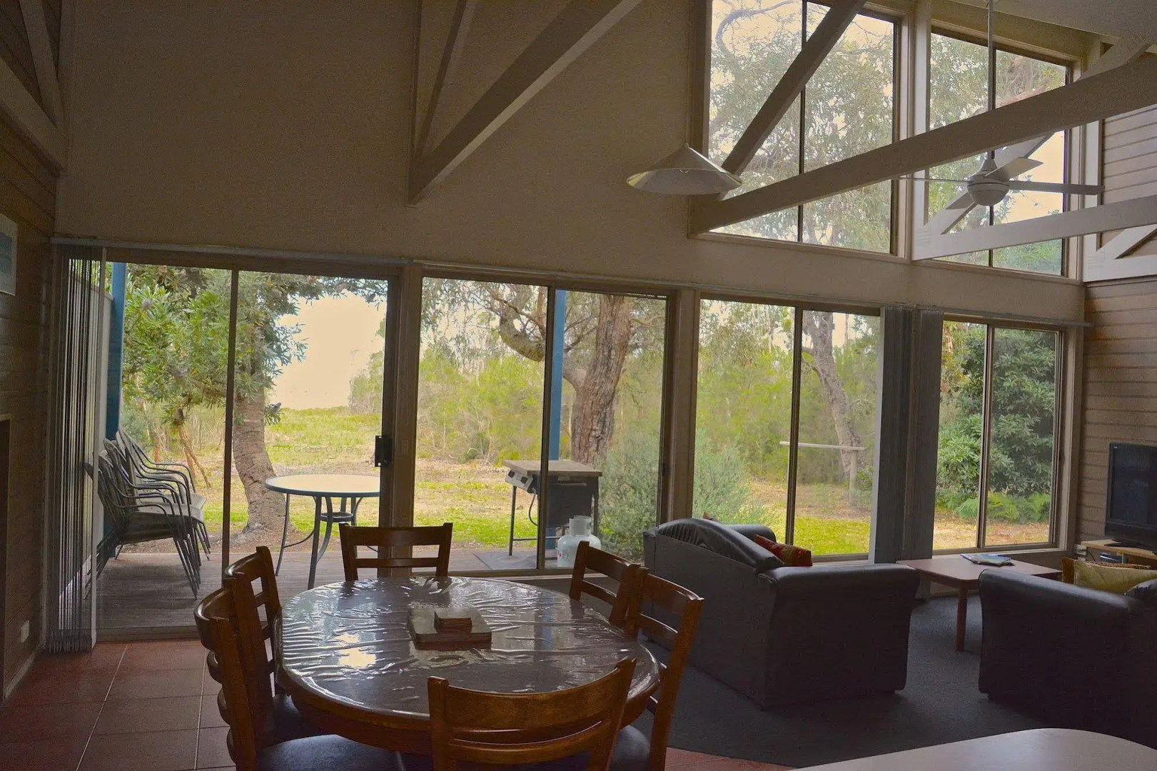 Waterfront Retreat At Wattle Point