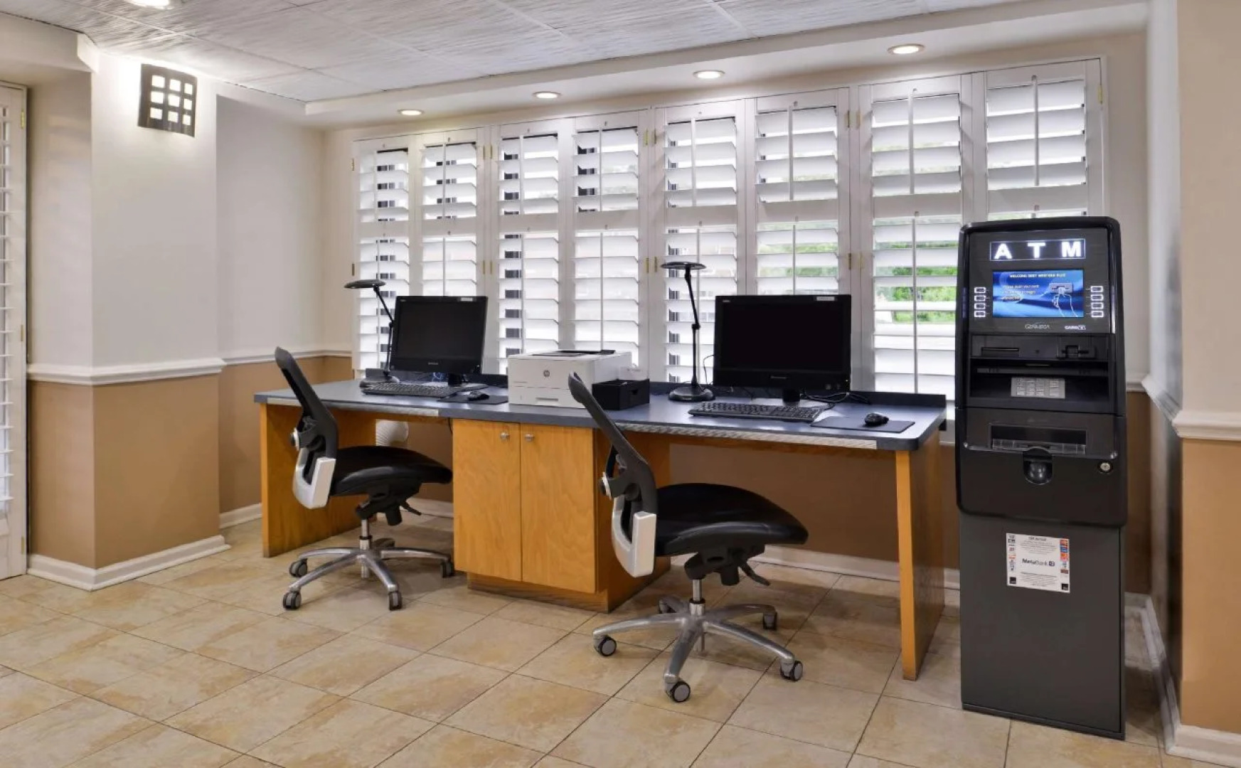 Best Western Plus Holiday Sands Inn & Suites