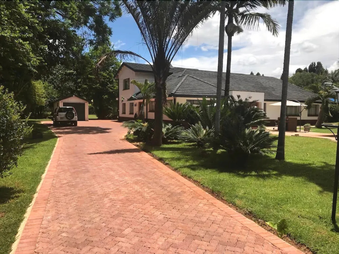 Levon's Bed & Breakfast