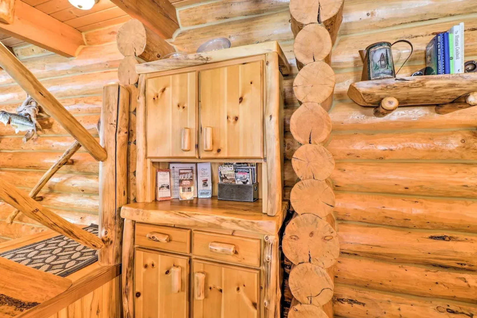 Cozy Glacier Park Log Cabin - 'best in the West!'