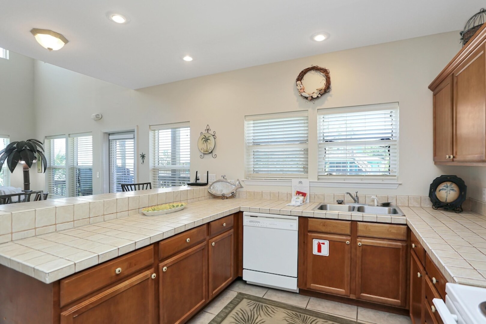 Yellow Bird Apartment