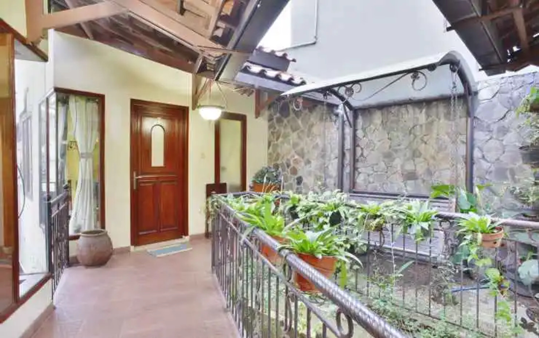 Standard Twin @Lathysha Guest House