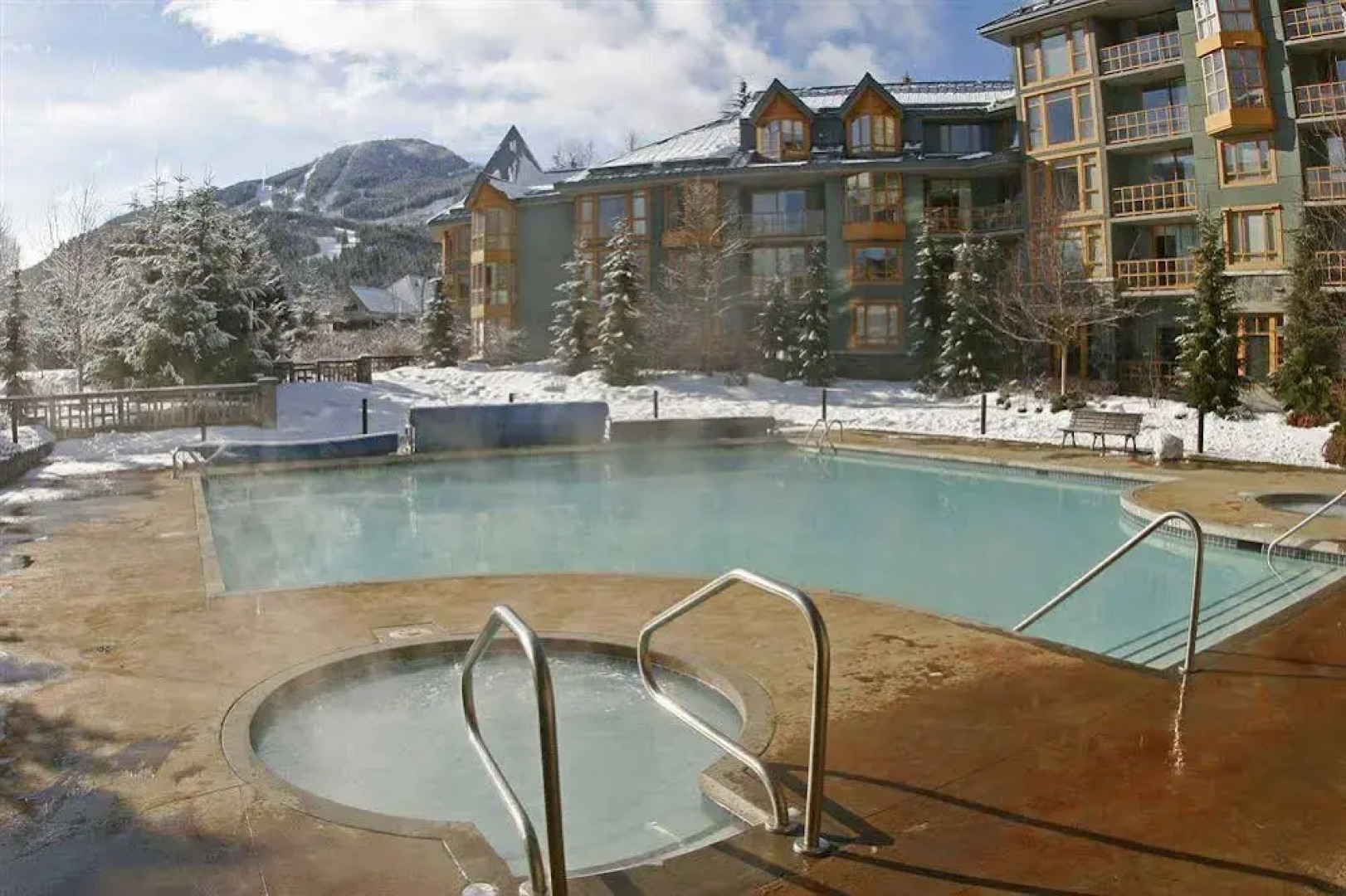 ResortQuest at Whistler Cascade Lodge