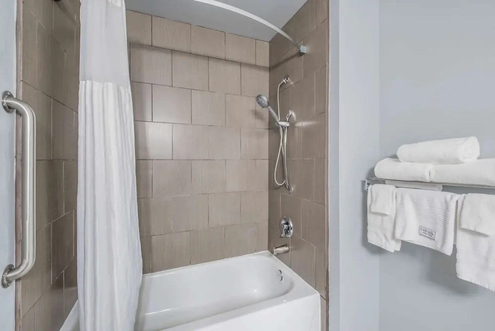 Days Inn and Suites Sequim