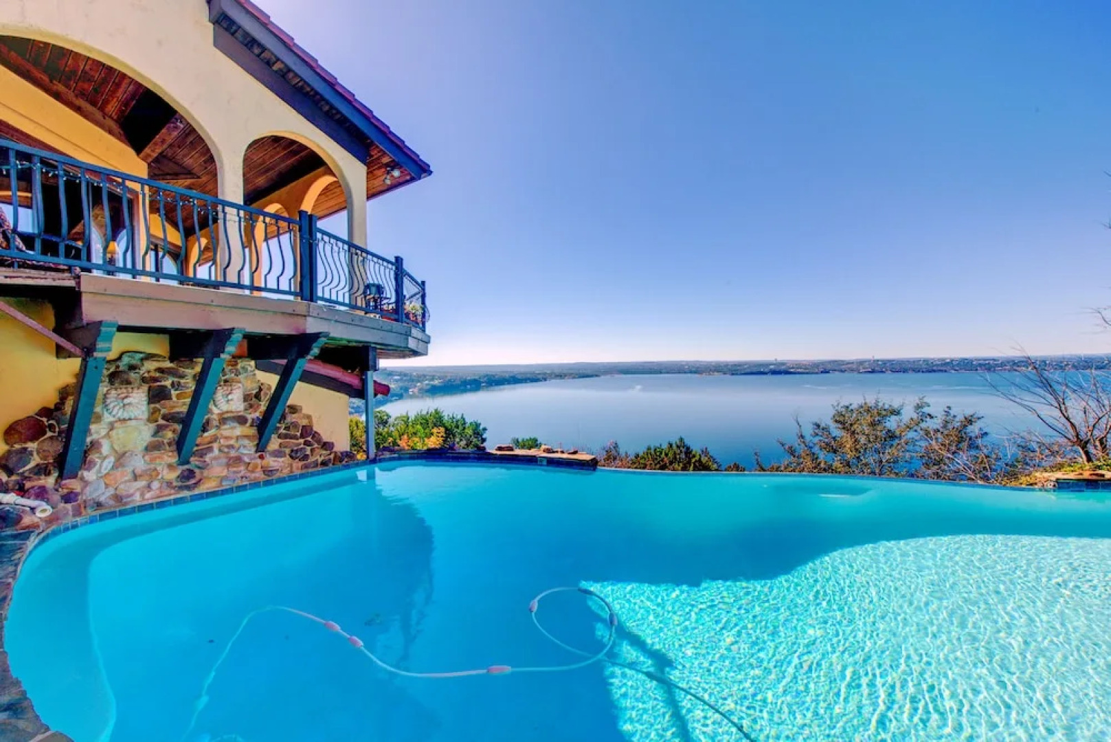 La Villa Vista Resort