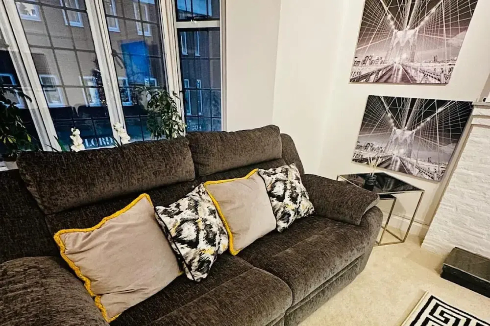 Gerrardscross-sleeps4-parking-petfriendly-wembley