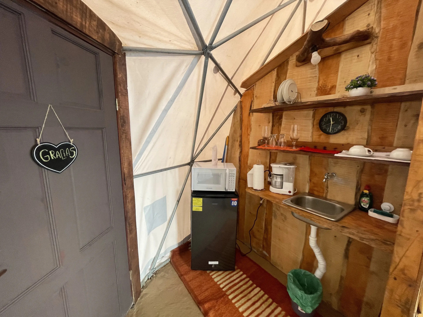 Poas Volcano Observatory Lodge & Glamping