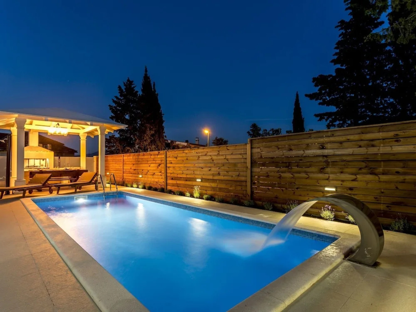 Fabuluous Villa with Private Pool, Garden, Hot Tub