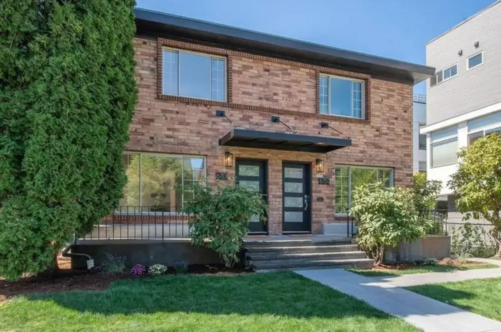 The Ballard Socialite