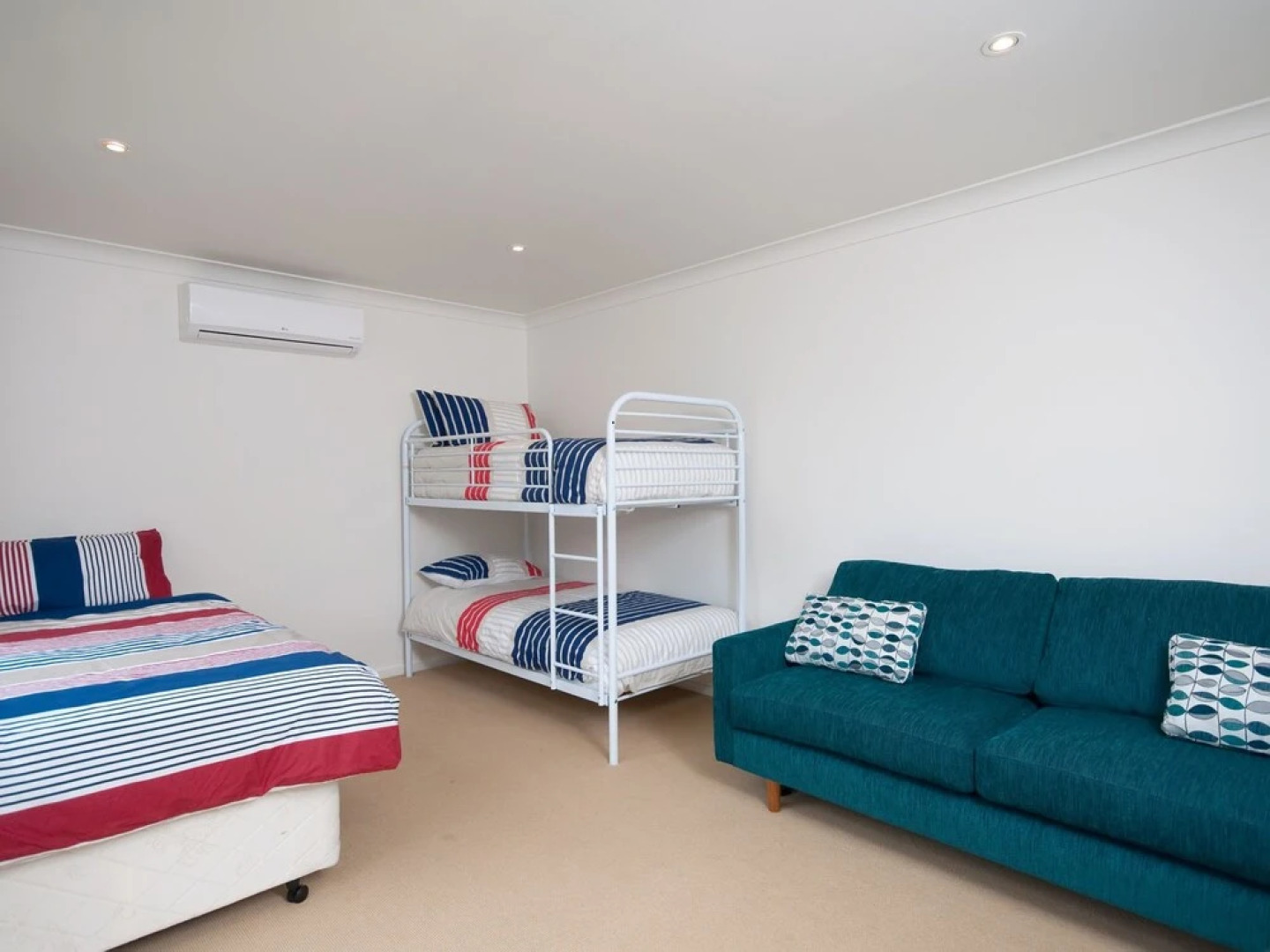 Calypso, 156 Bagnall Beach Road