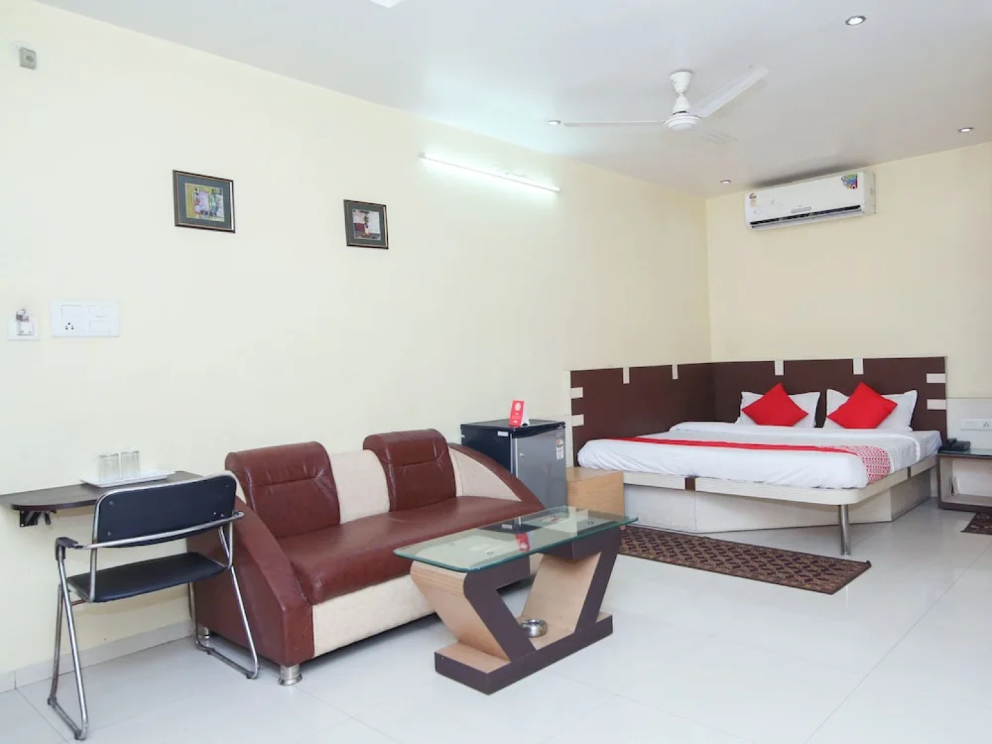 OYO 15144 Hotel Ankit