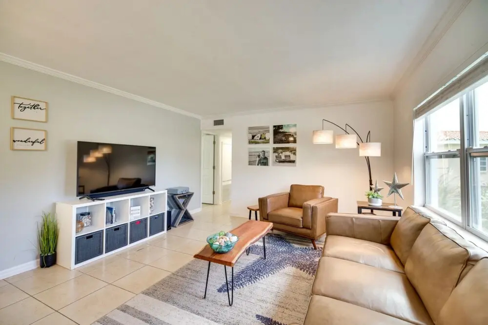 Chic Melbourne Cottage w/ Fire Pit, 4 Mi to Beach!