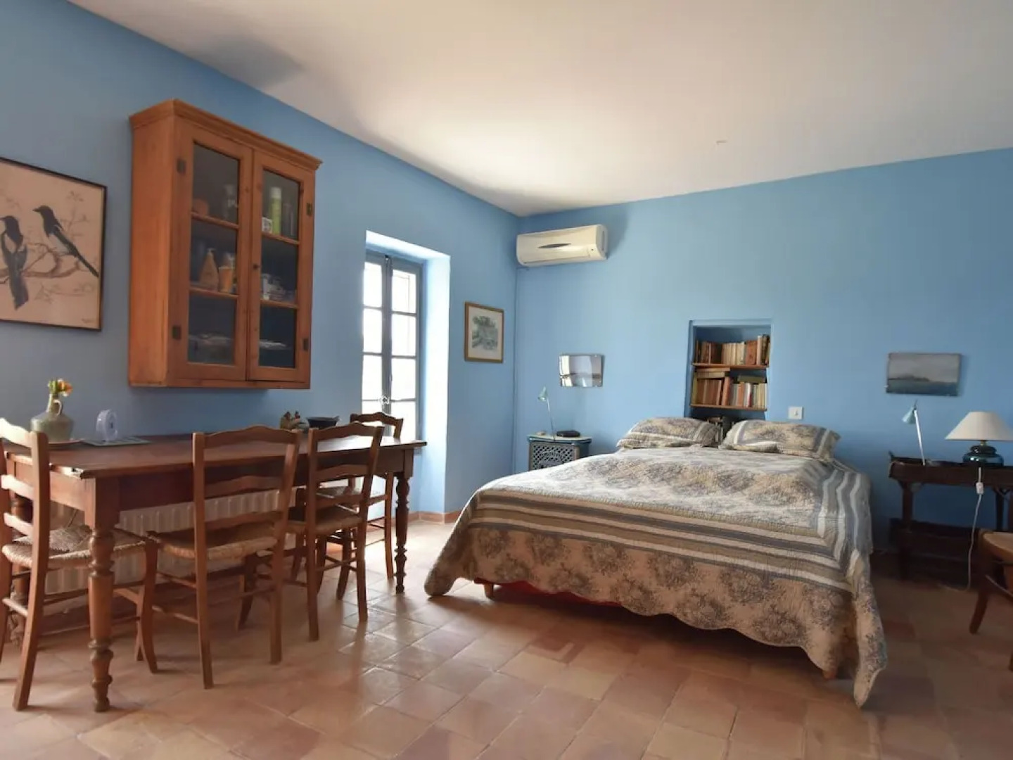 Charming Villa in Lauris South of France with Private Pool