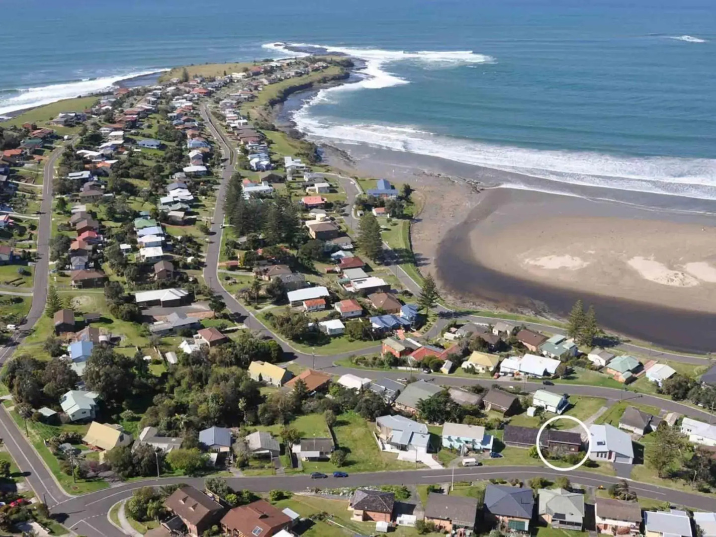 PINKOS Gerroa 4pm check out Sundays