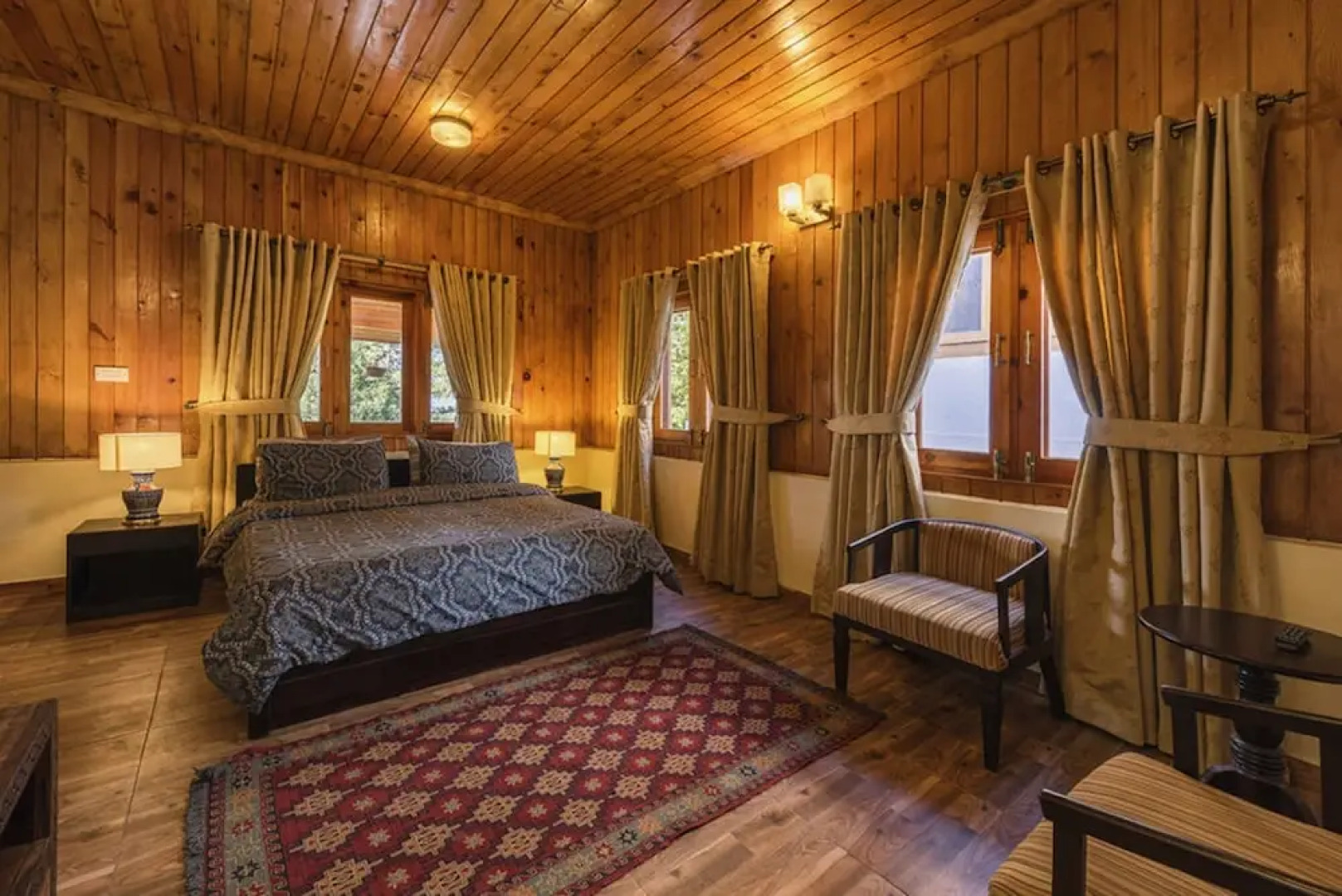 Pine Park Glade Resort Shogran