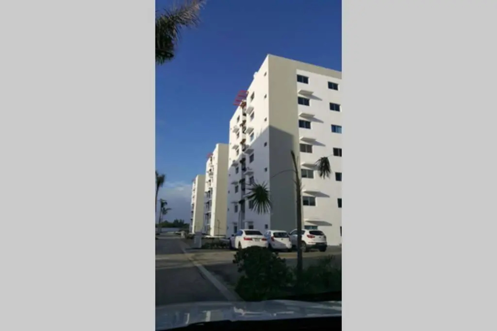 Torre Real IV L3 Santiago DR con cocinero para desayuno