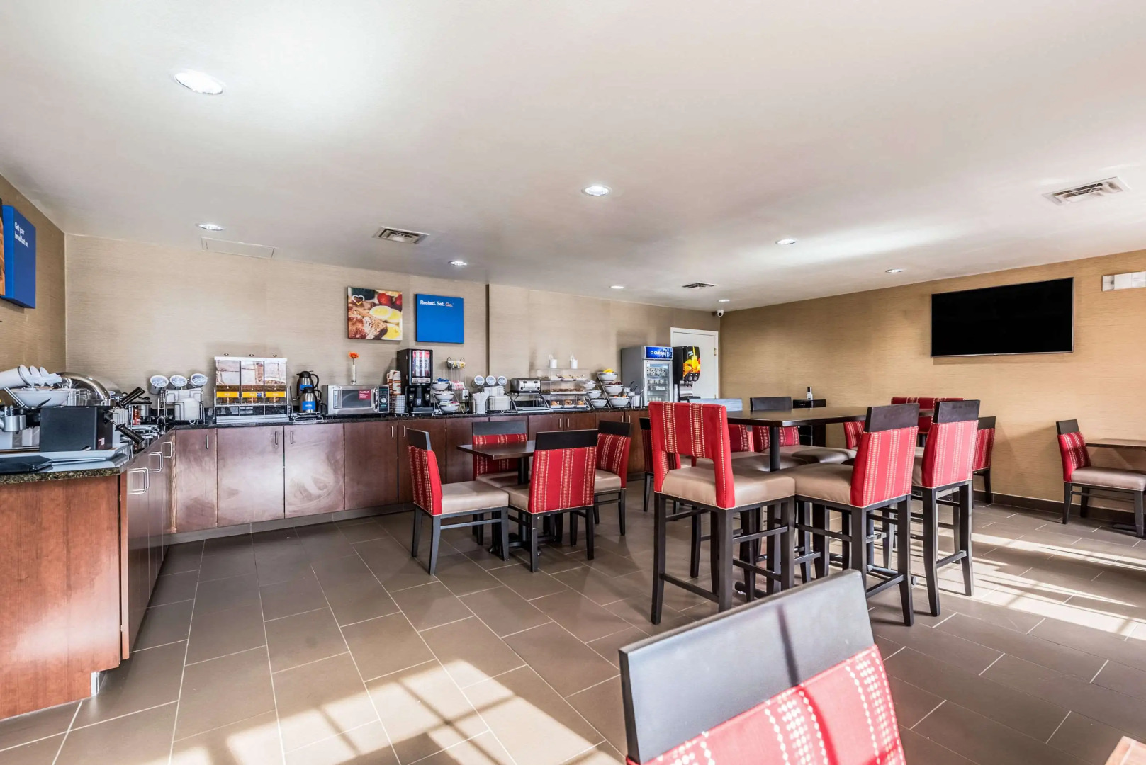 Comfort Inn & Suites Dayton North