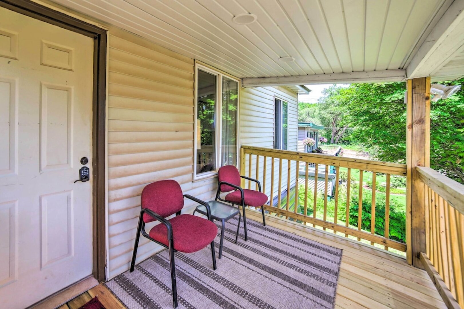 Cozy Ishpeming Cottage w/ Lake & Park Views!