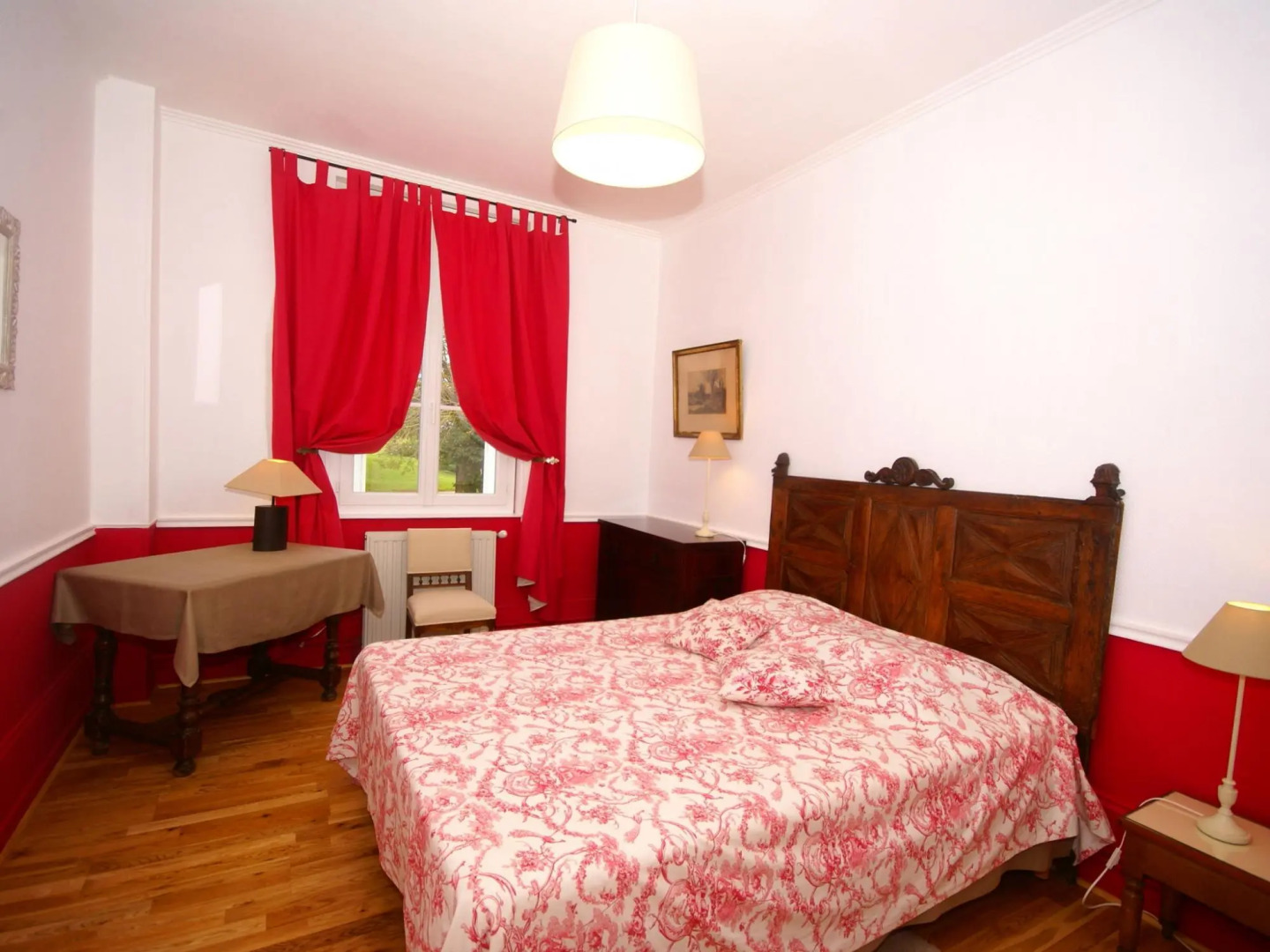 Heritage Castle in Asnieres with Garden