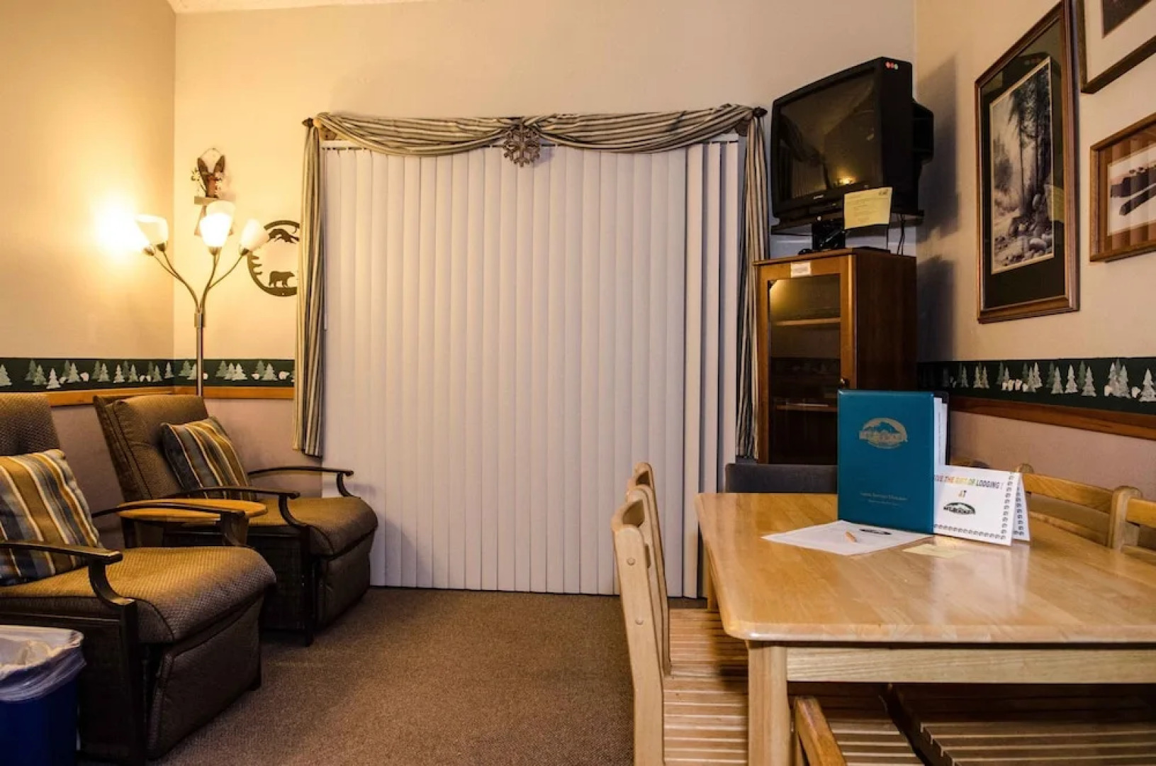 Mt. Baker Lodging Condo 33 – Inexpensive, Sleeps 6! by MBL