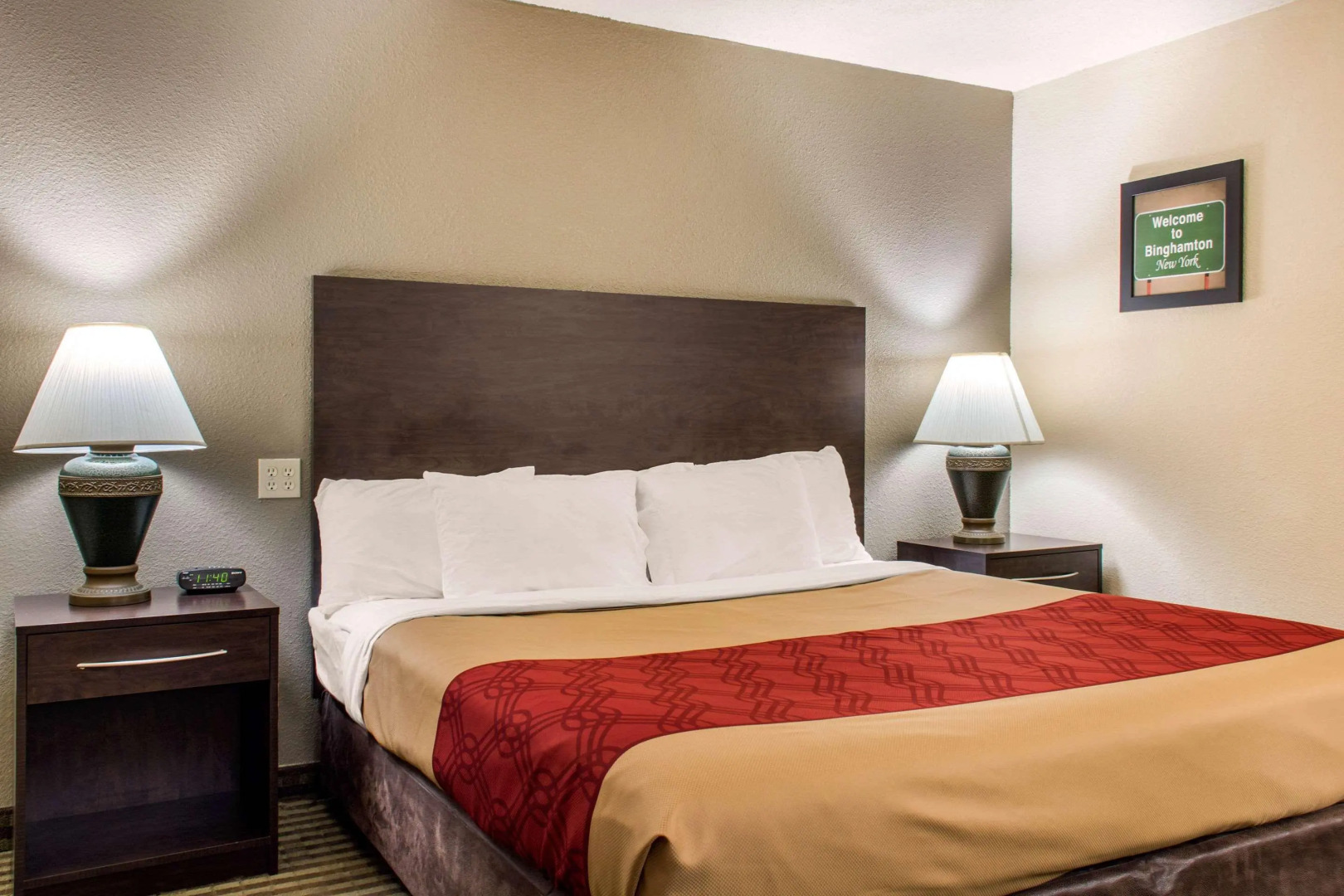 Econo Lodge Inn & Suites Binghamton