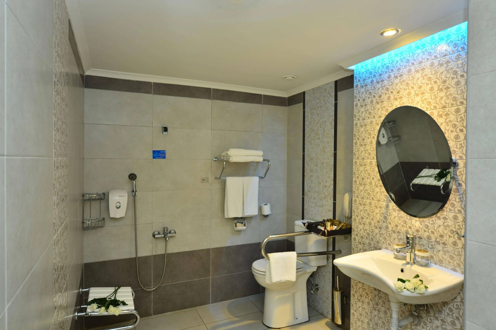 Adenya Hotel & Resort