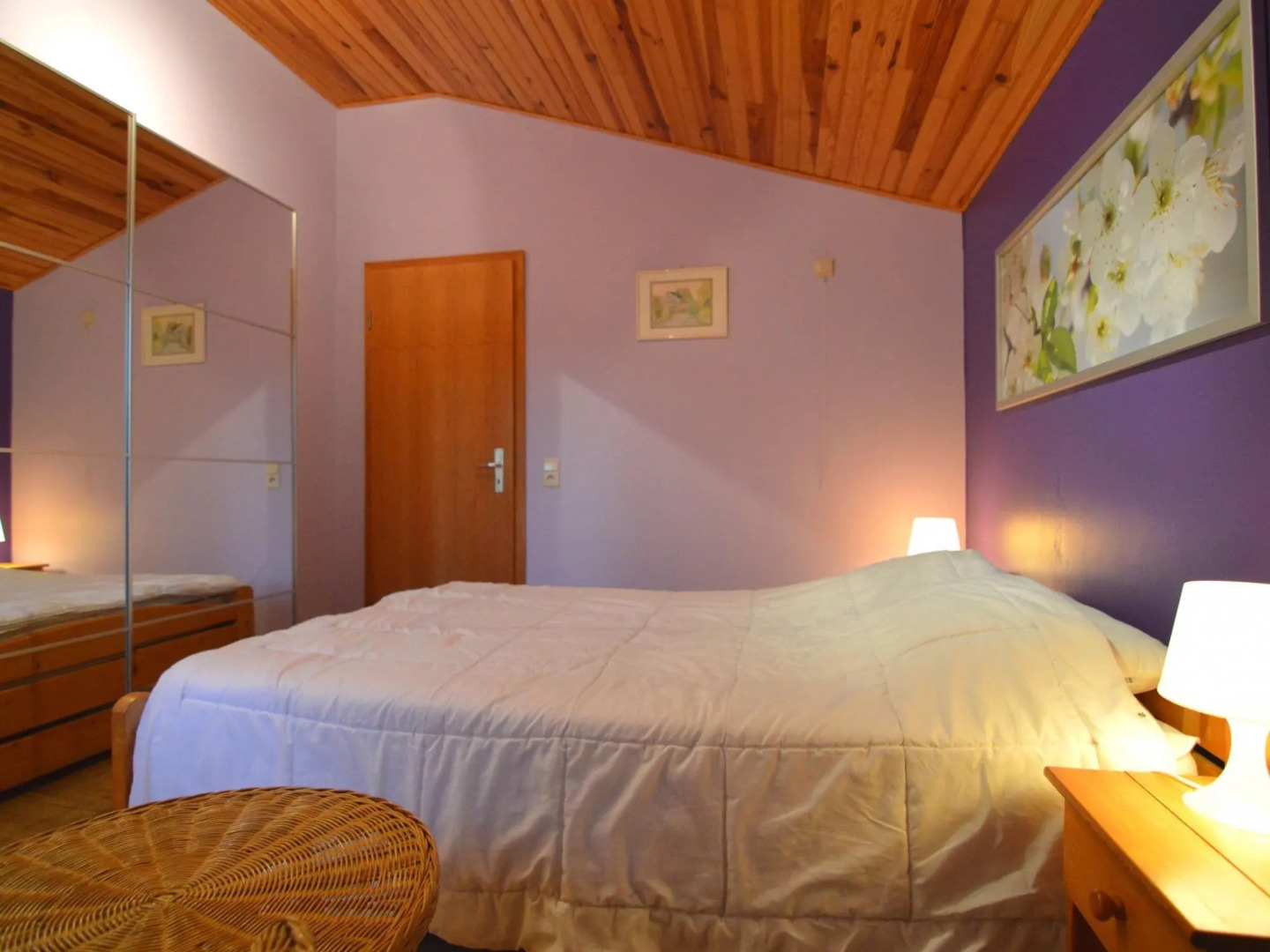 Sunny Cottage With Pool