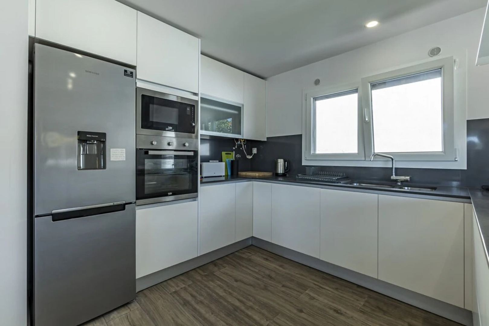 Captivating 4-bed House in Cadaval District-lisbon