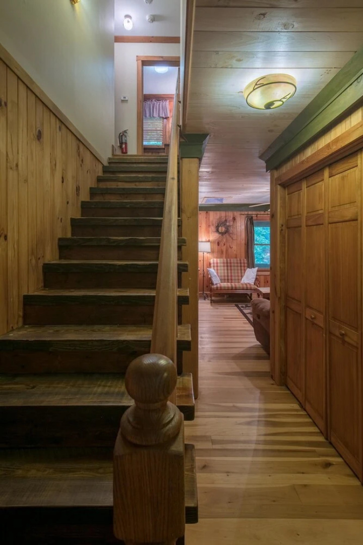 Hidden Creek Cabin Apartment