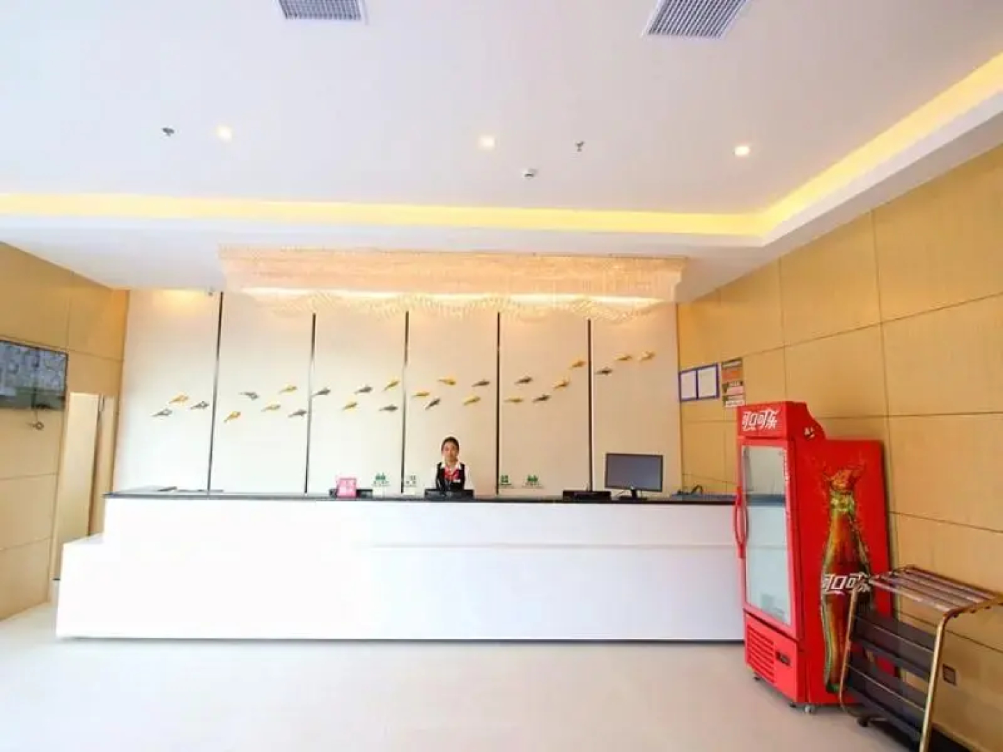 GreenTree Inn Jiangsu Wuxi Huishan High-Speed Rail Qianzhou Chongwen Road Business Hotel