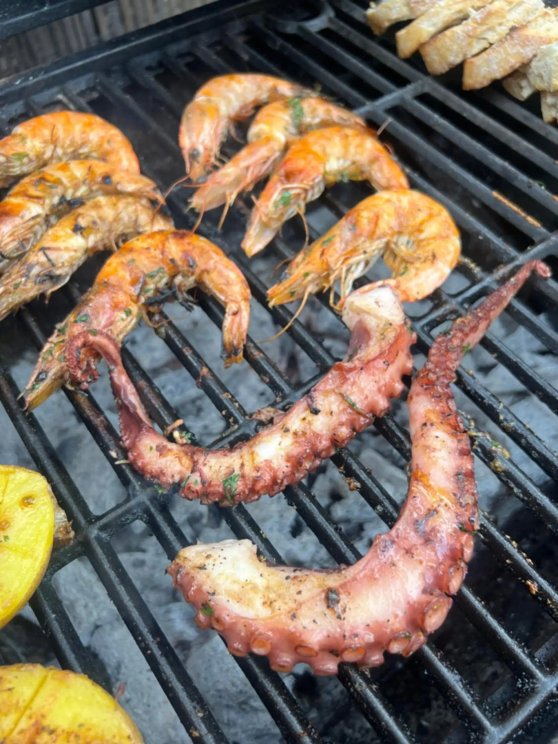 Ron De Mar #3 modern room