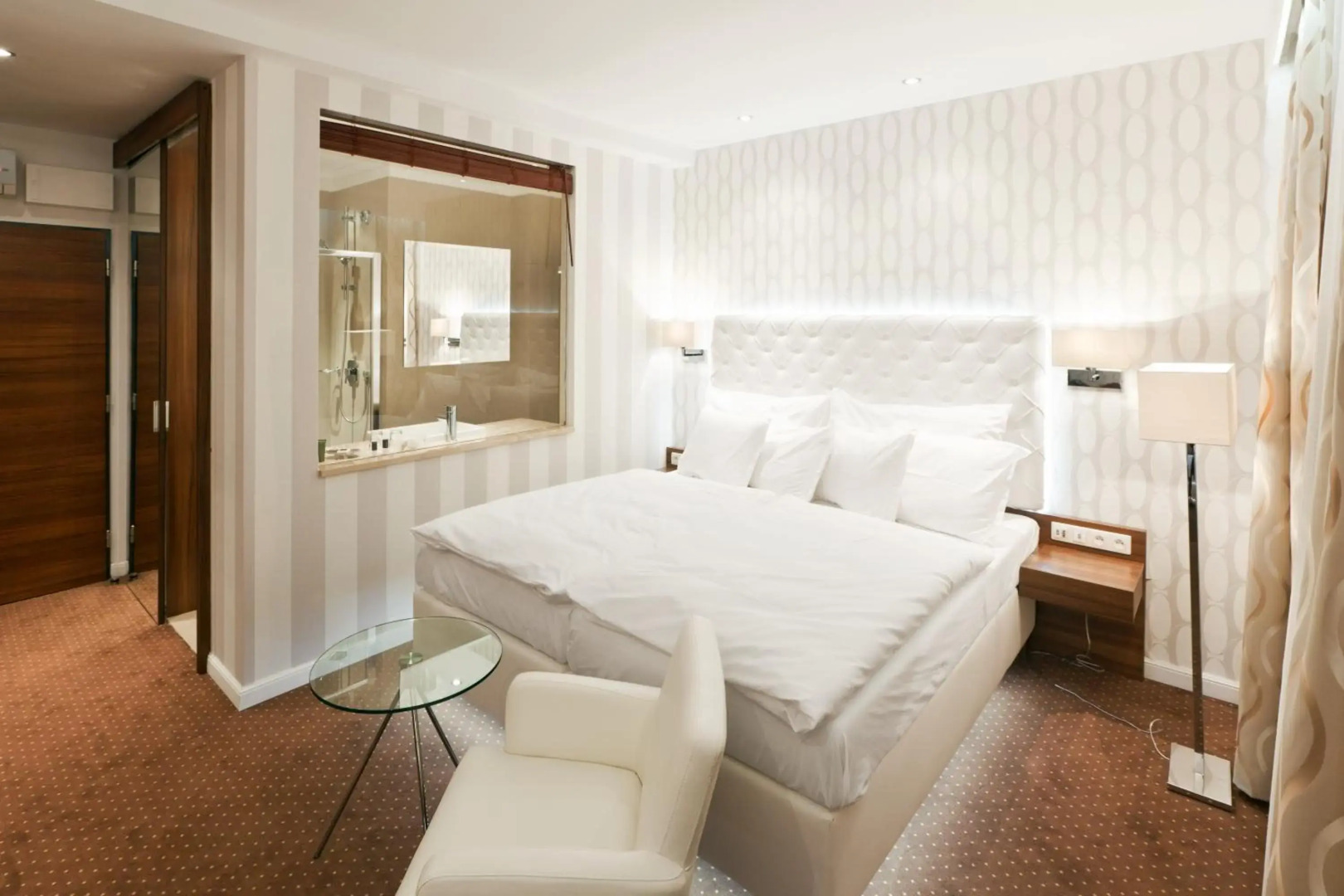 Pytloun City Boutique Self Check-in Hotel