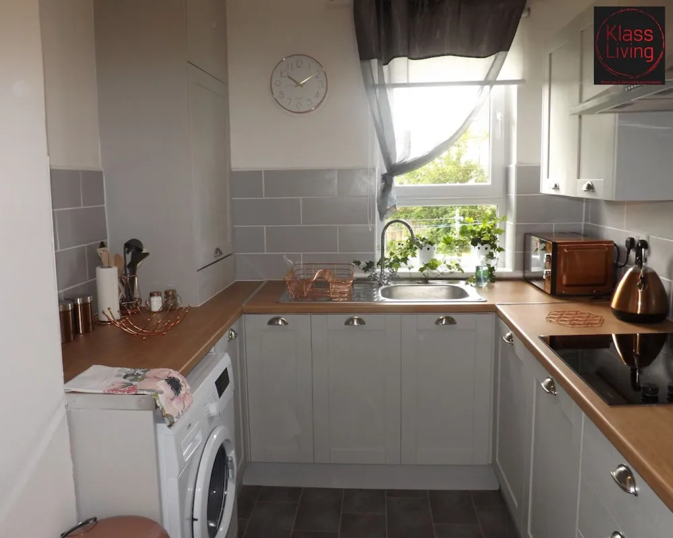 Two Bedroom Apartment by Klass Living Serviced Accommodation Motherwell - Anderson Apartment With WiFi &Parking