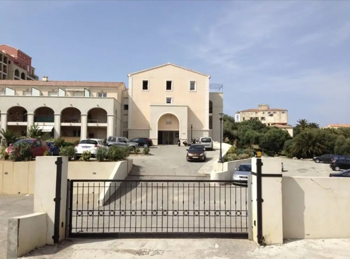 Apartment With one Bedroom in L'île-rousse, With Wonderful Mountain View, Balcony and Wifi