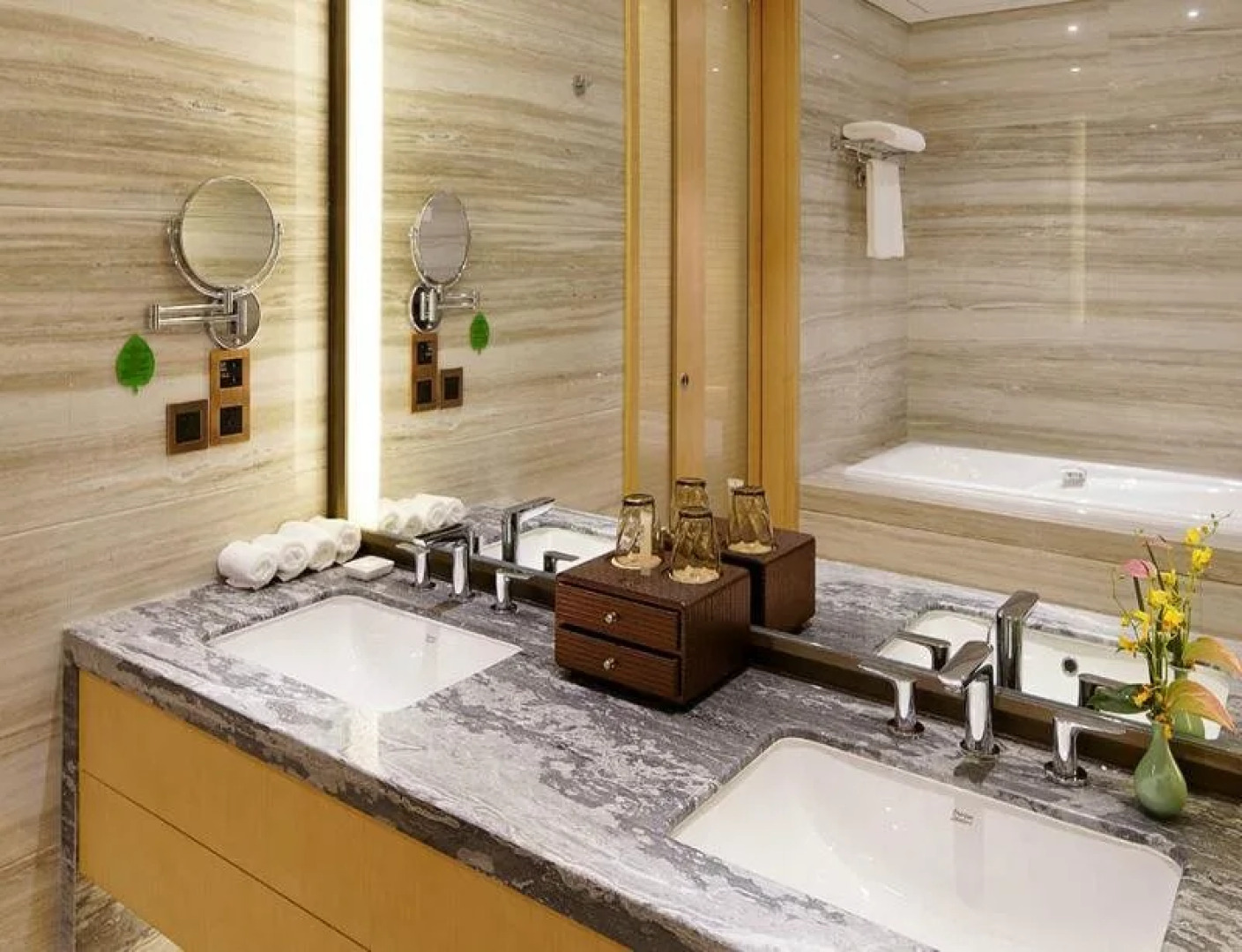 Qingshan Hotel Baotou（Yingbin Building）