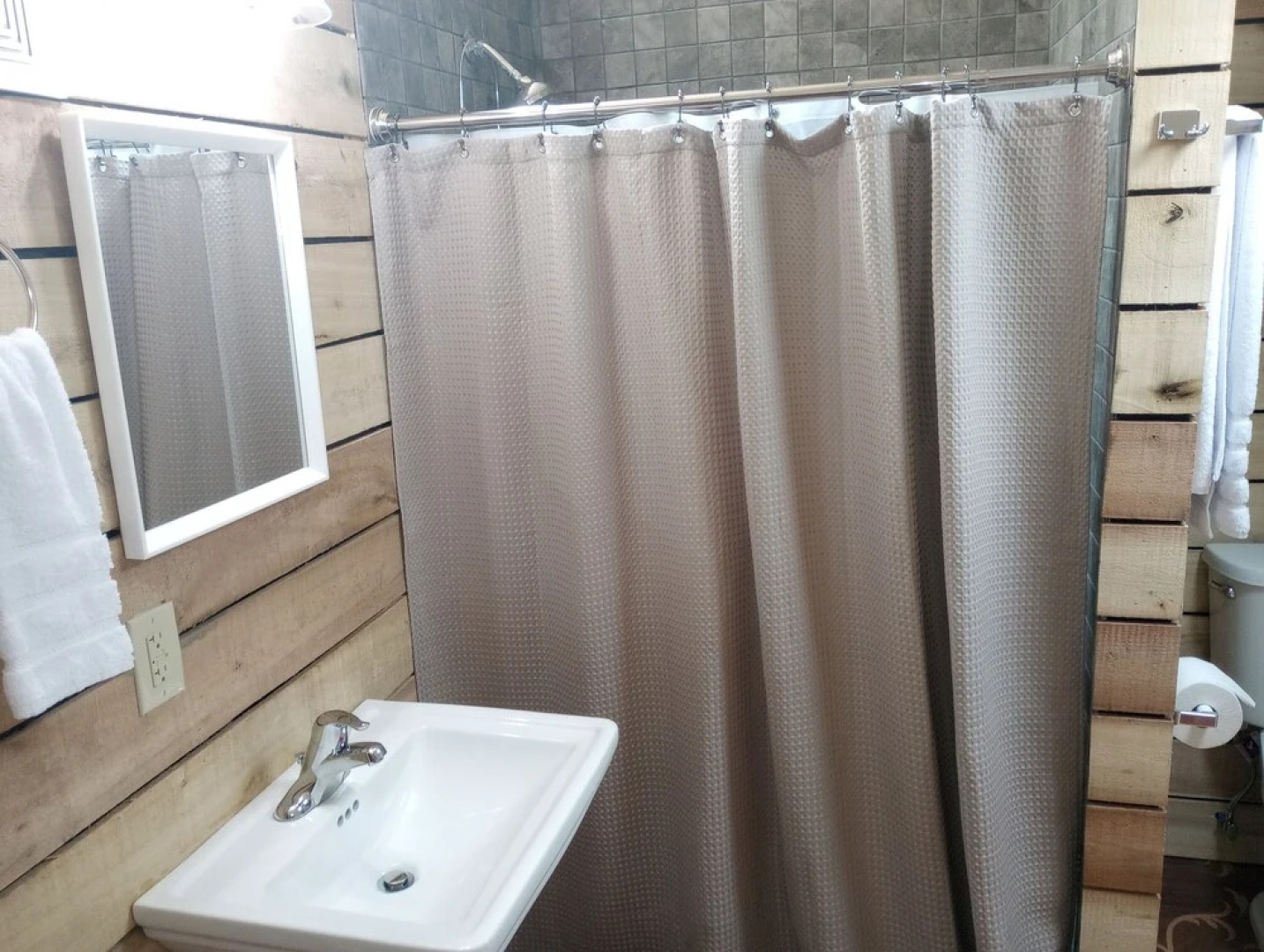 Elk River Hotel & Cafe