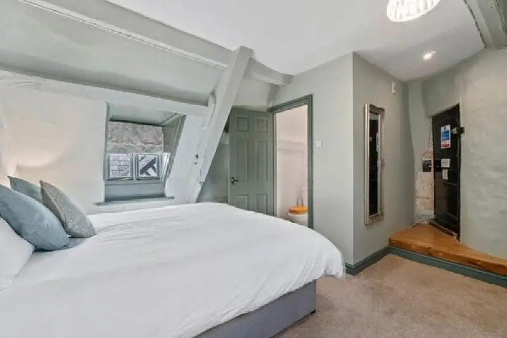 The Ancient Gatehouse Hotel