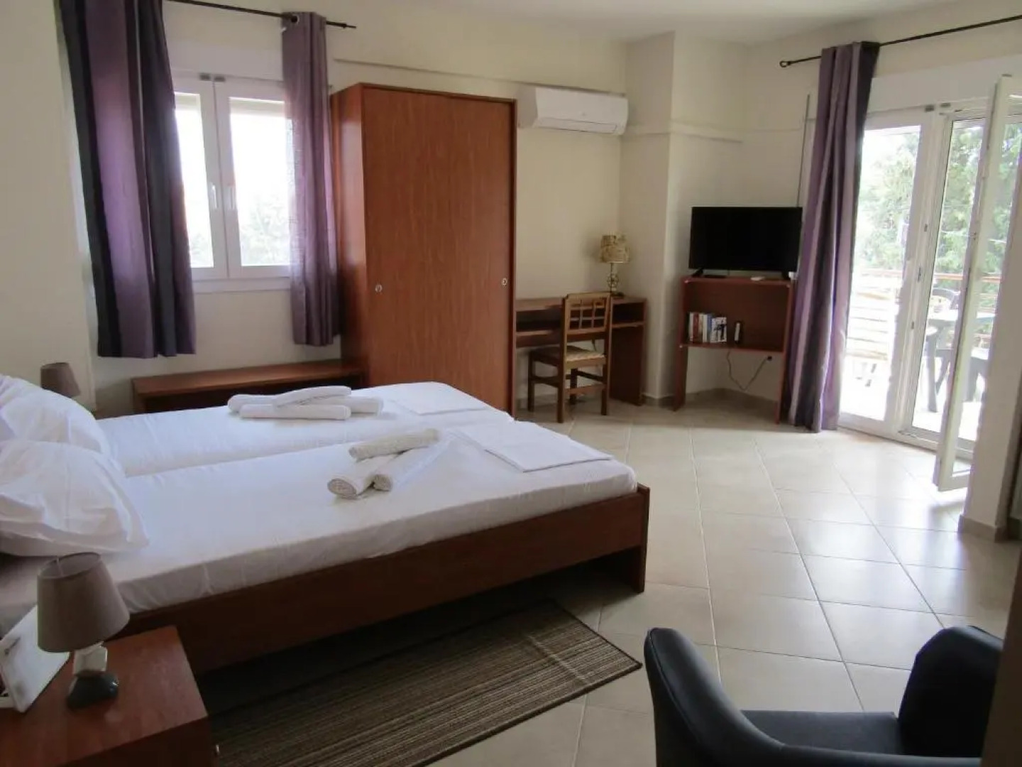 Achilleas Apartments