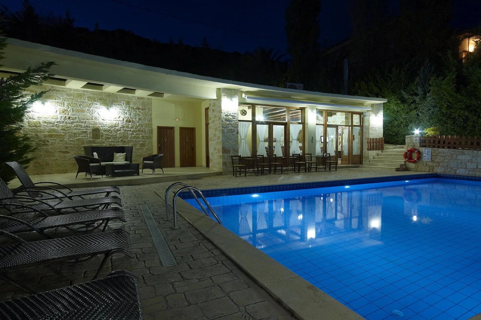 Petronikolis Village